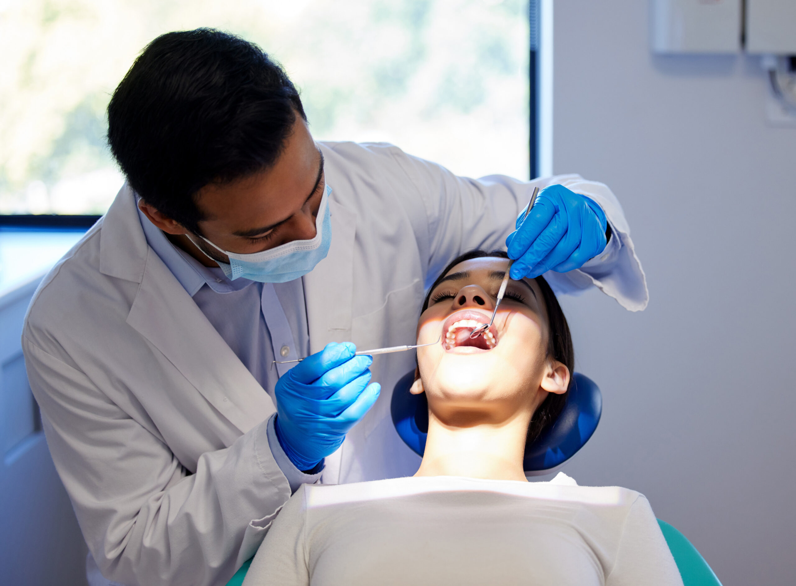 Emergency Dentist Near Me Goa: What to Do in the First Hour of a Dental Crisis